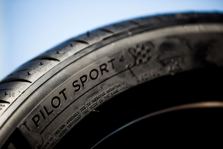 Michelin Pilot Sport 4 255/40 R18 99Y XL