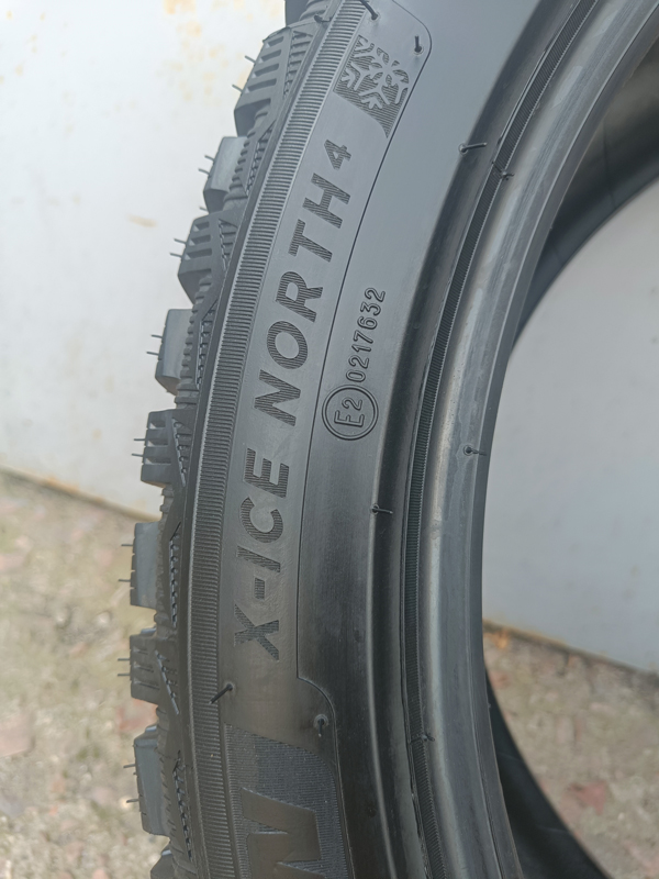 купить шины Michelin X-Ice North 4 255/40 R20 101H XL FP (Мишлен Икс Айс Норд 4) с гарантией