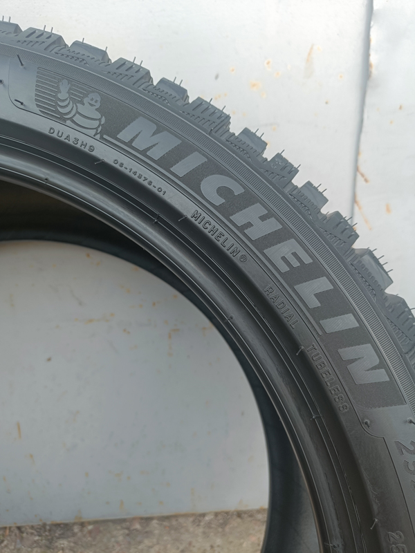 купить шины Michelin X-Ice North 4 255/40 R20 101H XL FP (Мишлен Икс Айс Норд 4) с гарантией